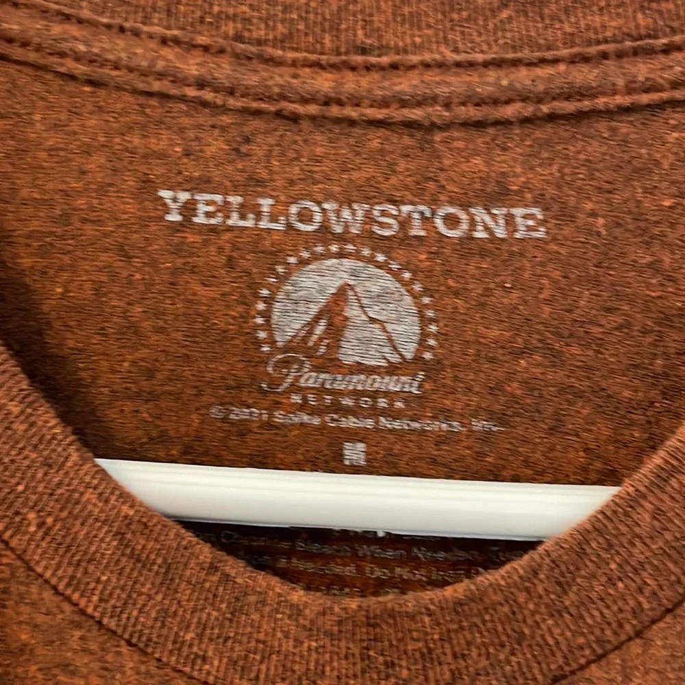 Yellowstone Paramount Born To Ride Graphic Tee Adult Cotton Blend Size Medium